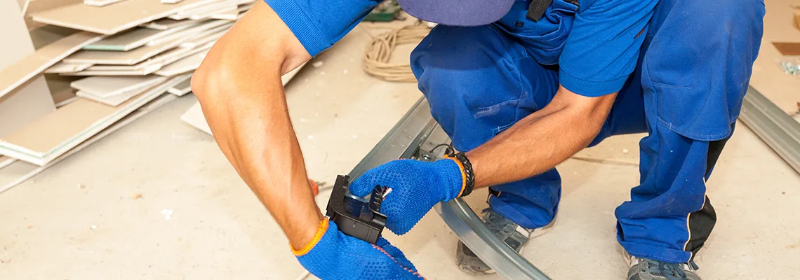 Fix Vinyl Garage Door Loud Noise in Sturgeon Falls, ON