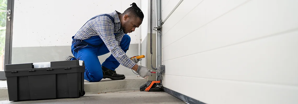 Repair Garage Door Not Closing But Light Flashing in Sturgeon Falls, ON
