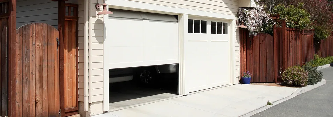 Repair Garage Door Won't Close Light Blinks in Sturgeon Falls, ON